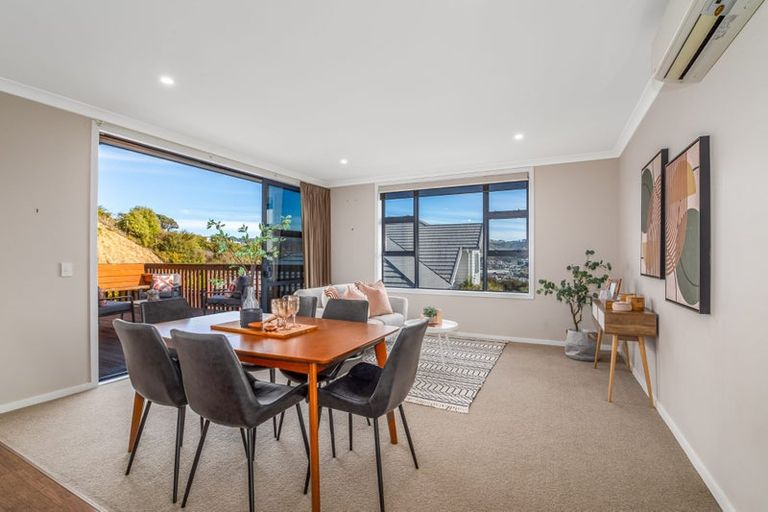 Photo of property in 13 Wangapeka Way, Aotea, Porirua, 5024