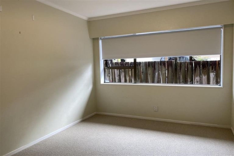 Photo of property in 2/2 Westbourne Road, Murrays Bay, Auckland, 0630