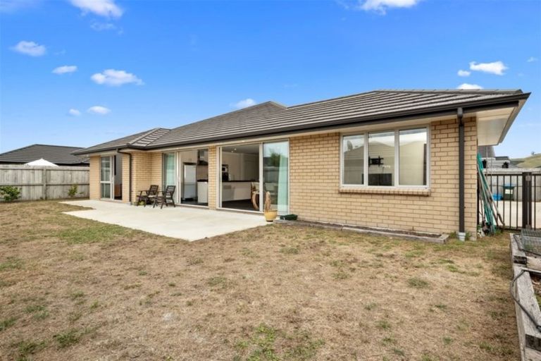 Photo of property in 7 Tremough Boulevard, Papamoa Beach, Papamoa, 3118