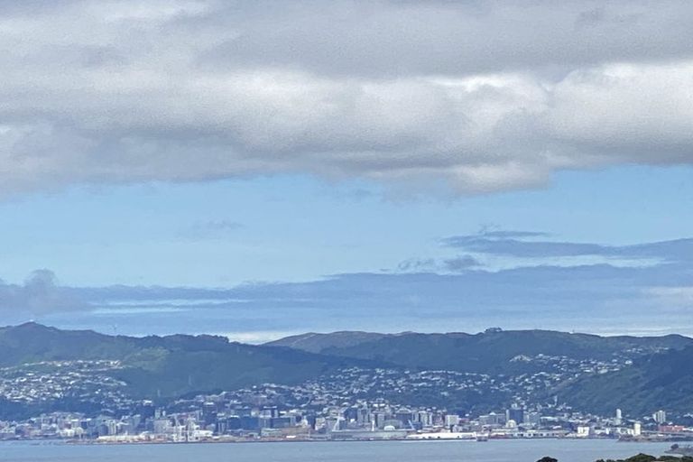 Photo of property in 84 Cypress Drive, Maungaraki, Lower Hutt, 5010