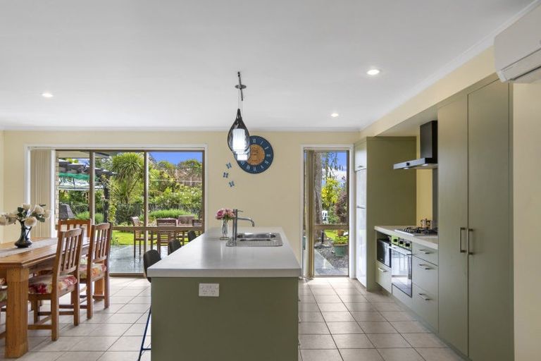 Photo of property in 10 Haden Place, Omokoroa, 3114