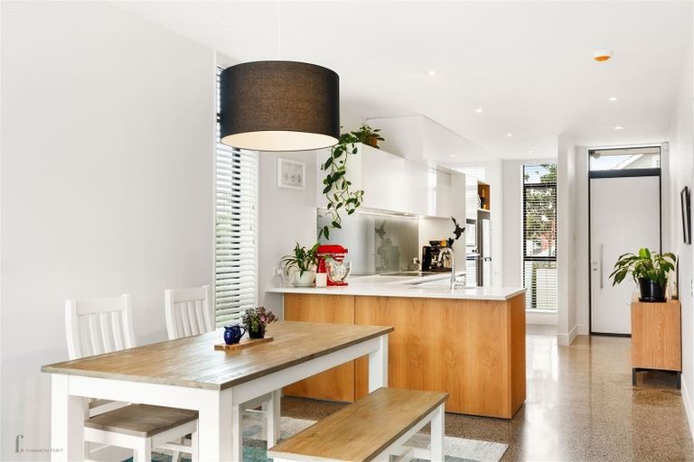 Photo of property in 6 Cochrane Road, Hobsonville, Auckland, 0616