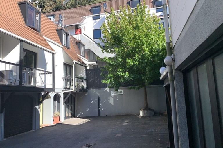 Photo of property in 17/10 Pitarua Street, Thorndon, Wellington, 6011