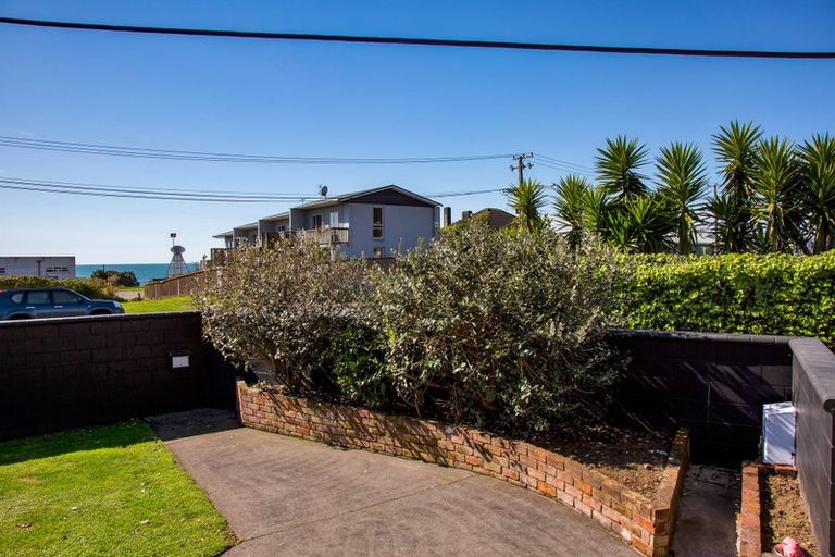 Photo of property in 39a Breakwater Road, Moturoa, New Plymouth, 4310