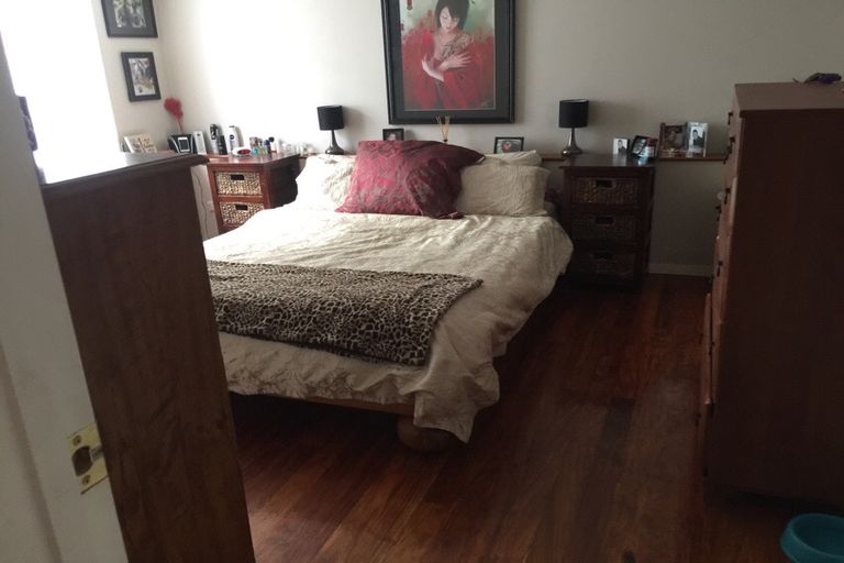 Photo of property in 3179 Great North Road, New Lynn, Auckland, 0600