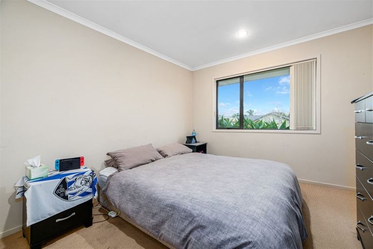 Photo of property in 1 Chardonnay Rise, Henderson, Auckland, 0612