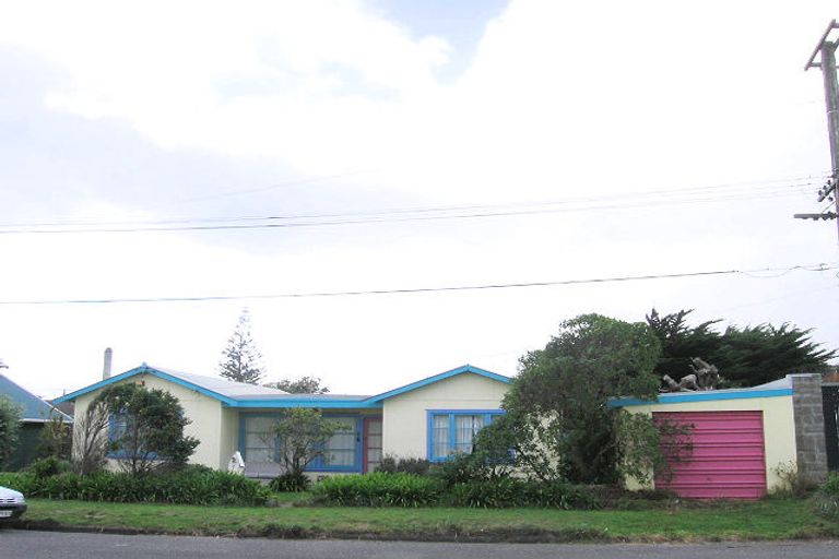 Photo of property in 9 Waimea Road, Waikanae Beach, Waikanae, 5036