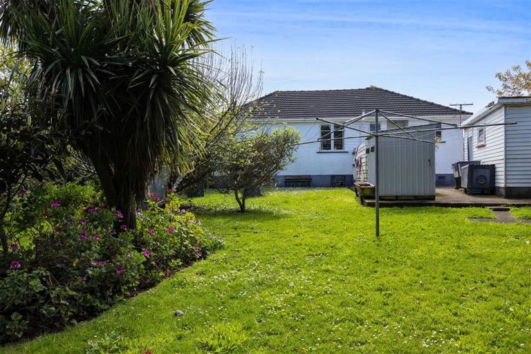 Photo of property in 4 Buchanan Place, Hawera, 4610