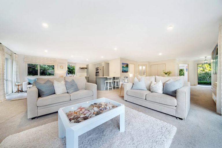 Photo of property in 30 Tauranga Place, Orewa, 0931