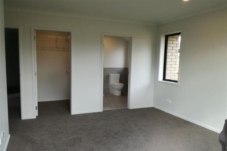 Photo of property in 32 Regis Park Drive, Pukekohe, 2120