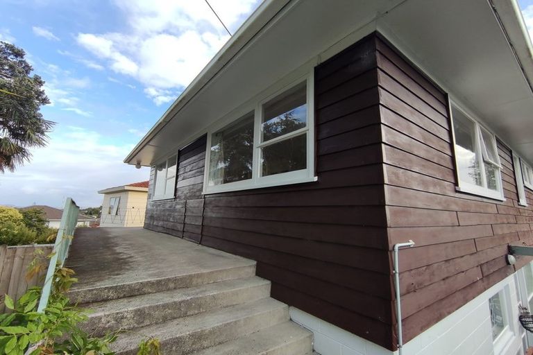 Photo of property in 77 Triangle Road, Massey, Auckland, 0614