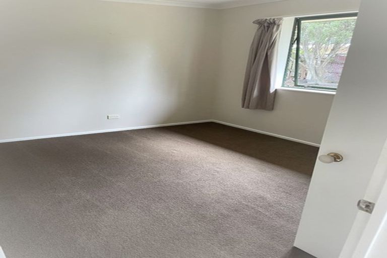 Photo of property in 31 Broadfield Street, Massey, Auckland, 0614