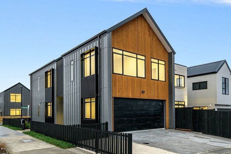 Photo of property in 2 Skua Road, Hobsonville, Auckland, 0616