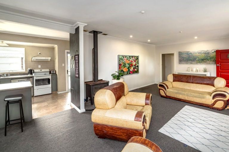 Photo of property in 24 Lansdowne Crescent, Lansdowne, Masterton, 5810