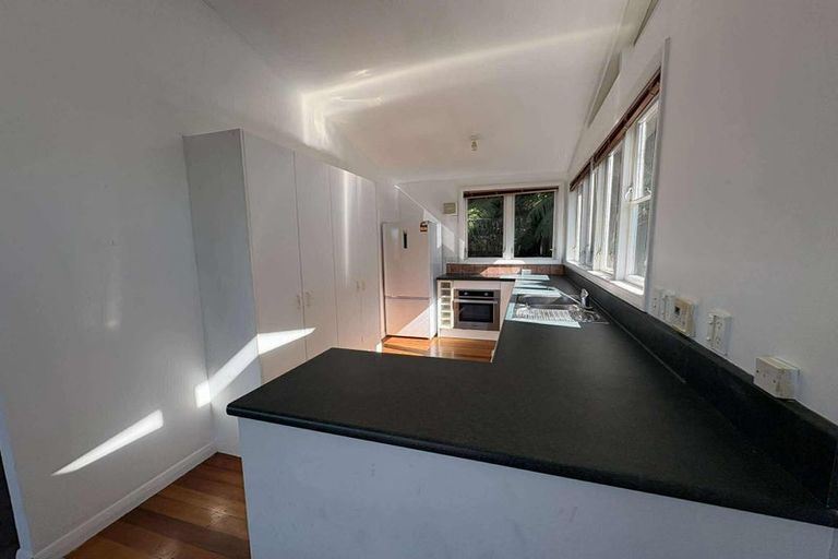 Photo of property in 43a Baroda Street, Khandallah, Wellington, 6035