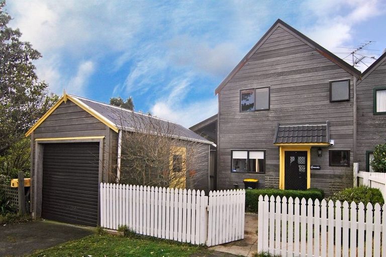 Photo of property in 60 Cunliffe Street, Churton Park, Wellington, 6037