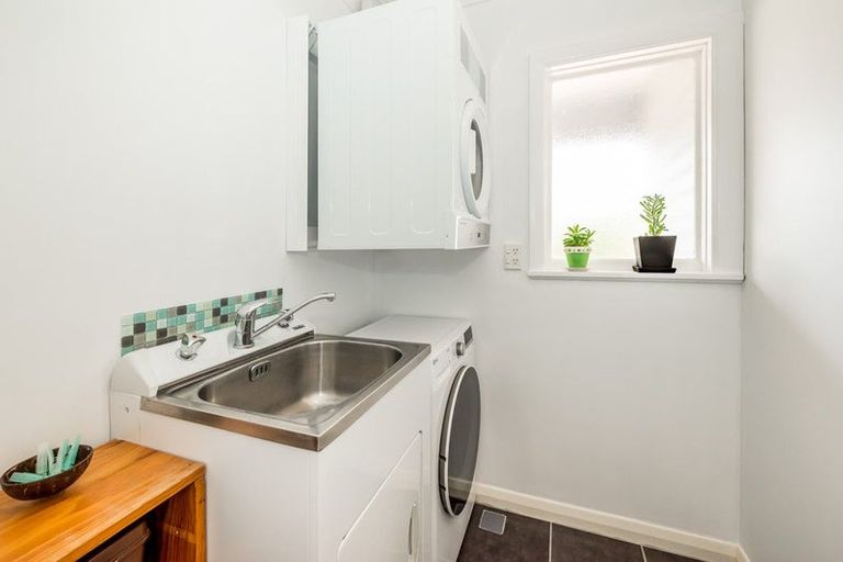 Photo of property in 106 Renown Road, Raumati South, Paraparaumu, 5032