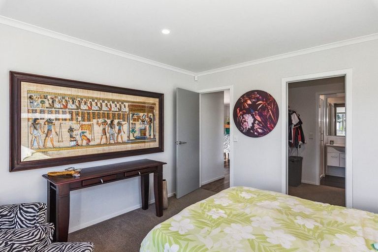 Photo of property in 10 Gallipoli Place, Paraparaumu, 5032