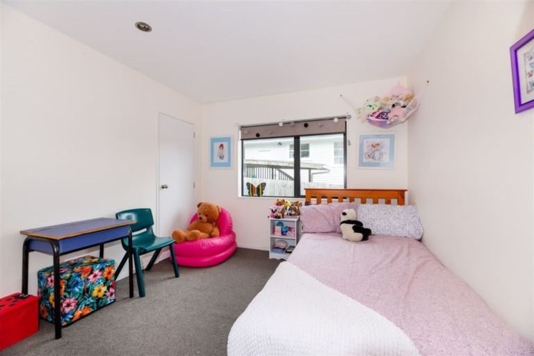 Photo of property in 46a Brains Road, Kelston, Auckland, 0602