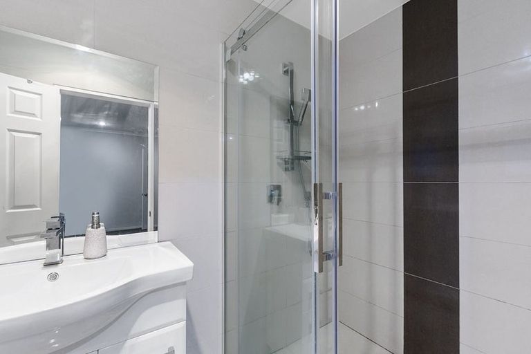 Photo of property in 13 Thomas Rea Place, Te Atatu South, Auckland, 0610