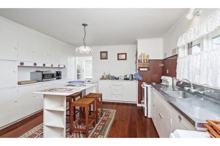 Photo of property in 15 Pacific Street, Waiuku, 2123