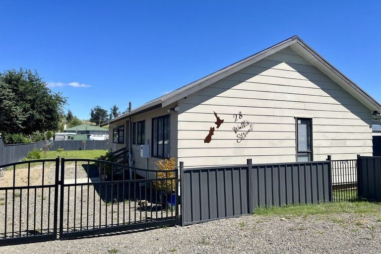 Photo of property in 28 Watts Street, Waipawa, 4210