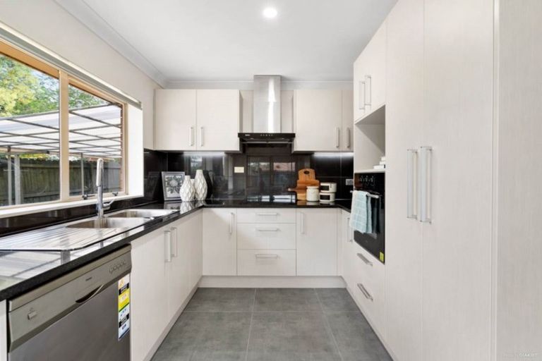 Photo of property in 2 Tullis Place, Burswood, Auckland, 2013