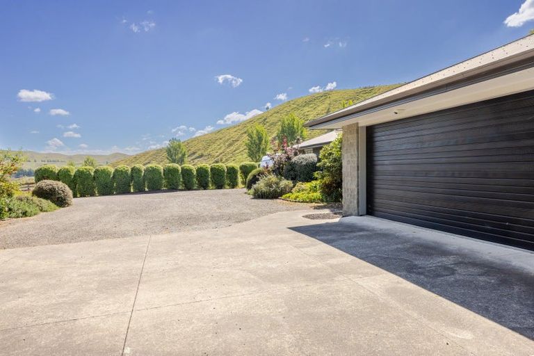Photo of property in 1127 Pourerere Road, Omakere, Waipawa, 4271