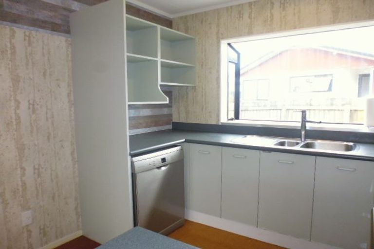 Photo of property in 4 Opurere Grove, Tirohanga, Lower Hutt, 5010