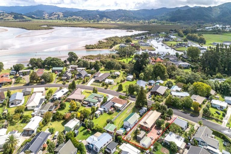 Photo of property in 133 Robinson Road, Whitianga, 3510