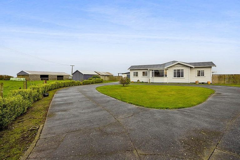 Photo of property in 22 Batten Road, Okaiawa, Hawera, 4671