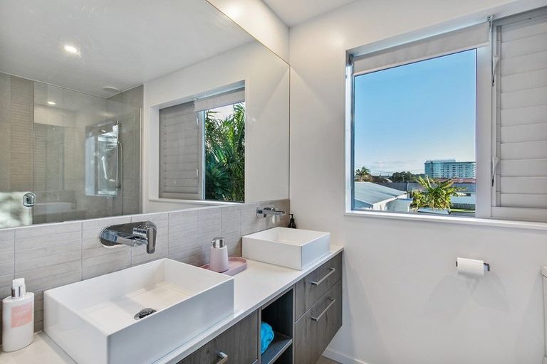 Photo of property in 4a Ross Crescent, Orewa, 0931