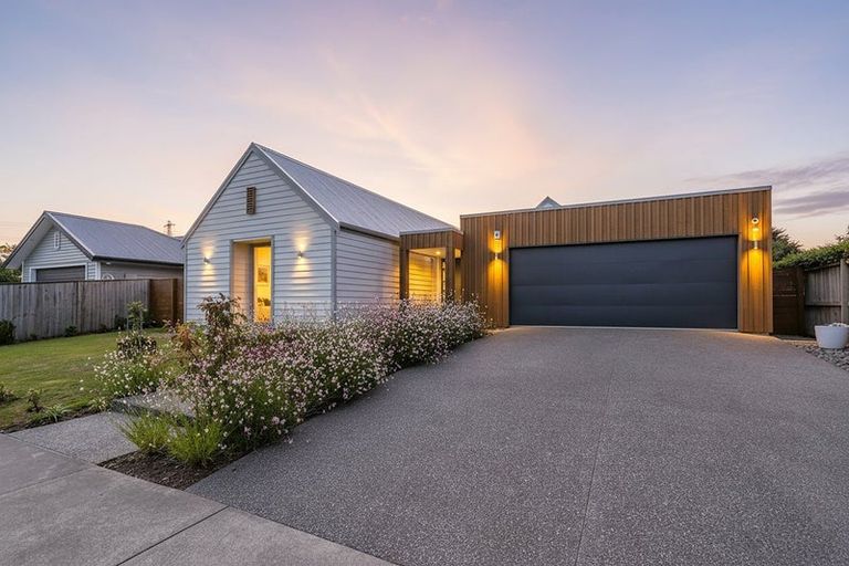 Photo of property in 20 Sandown Boulevard, Rangiora, 7400