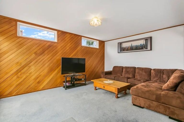 Photo of property in 2/435 Great South Road, Opaheke, Papakura, 2113