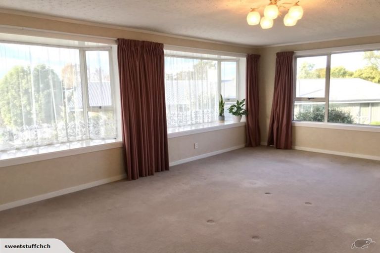 Photo of property in 14 Parkview Place, Avonhead, Christchurch, 8042