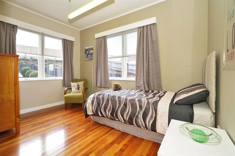 Photo of property in 84 Cambridge Road, Hillcrest, Hamilton, 3216