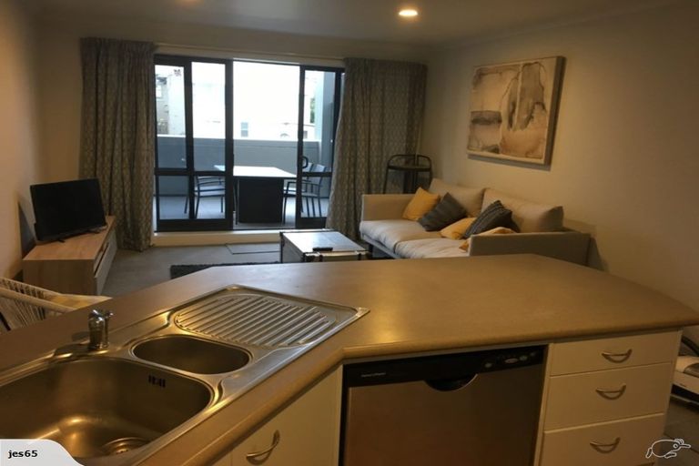 Photo of property in Paramount Apartments, 11/281 Maunganui Road, Mount Maunganui, 3116
