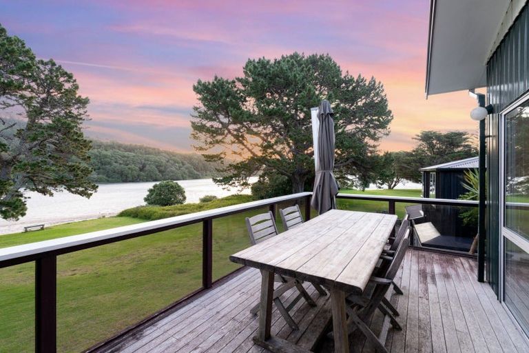 Photo of property in 137 Patuwai Drive, Whangamata, 3620