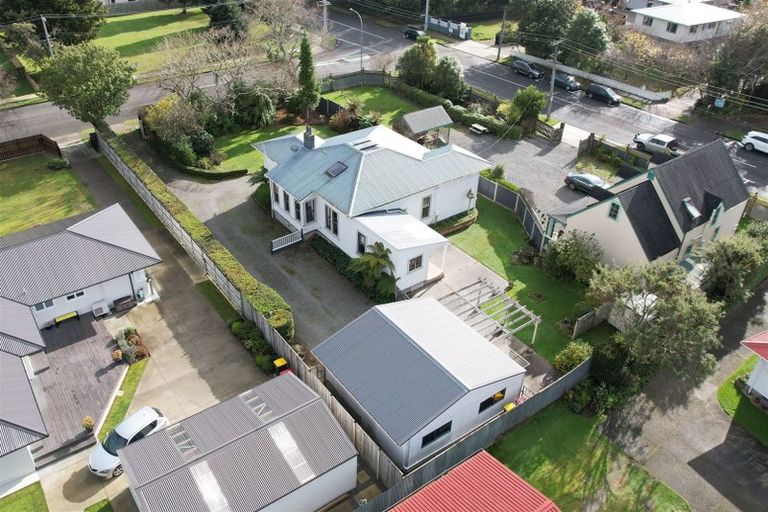 Photo of property in 204 Bartholomew Road, Levin, 5510