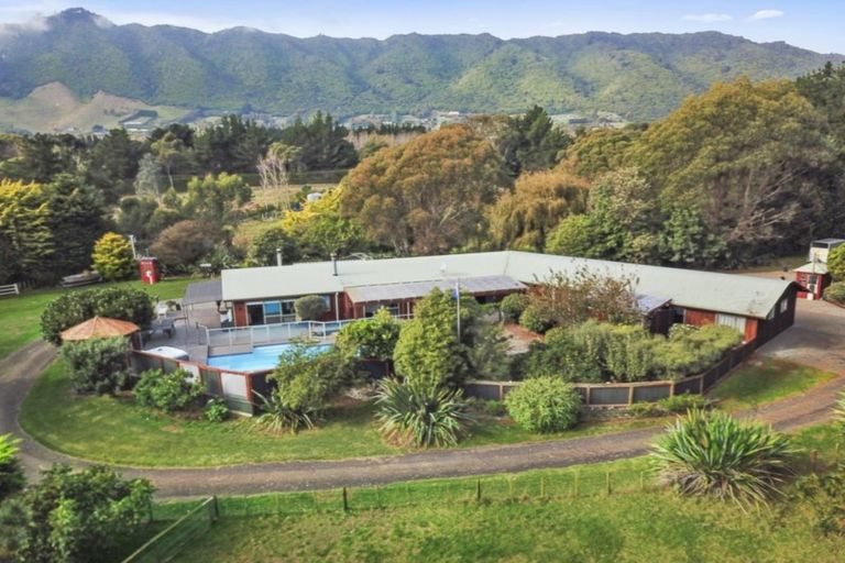 Photo of property in 97 Greenhill Road, Waikanae, 5391