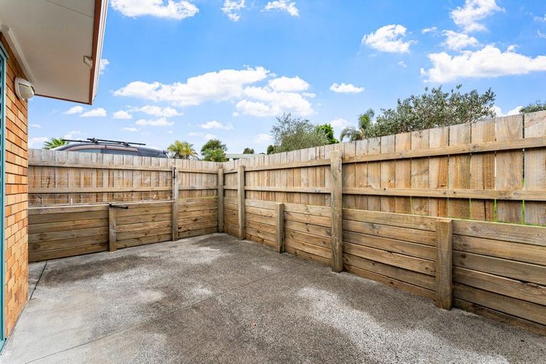 Photo of property in 1/52 Donald Street, Stanmore Bay, Whangaparaoa, 0932