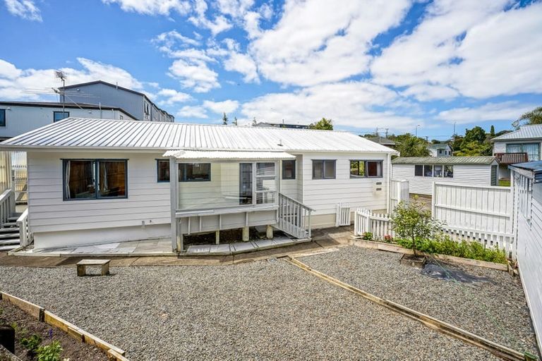 Photo of property in 5/7 Duncan Avenue, Te Atatu South, Auckland, 0610