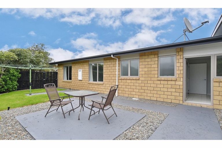 Photo of property in 23 Papaumu Green, Parklands, Christchurch, 8083