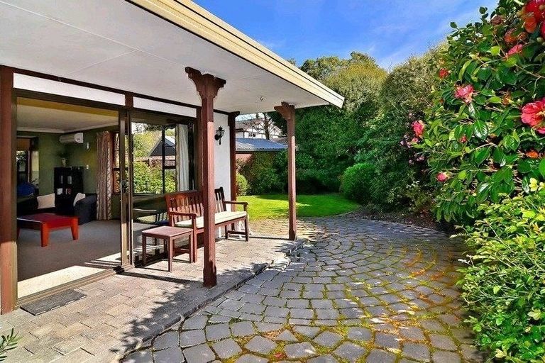 Photo of property in 4 Manson Place, Russley, Christchurch, 8042