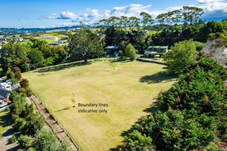 Photo of property in 28a Old Waipu Road, Mangawhai, 0505
