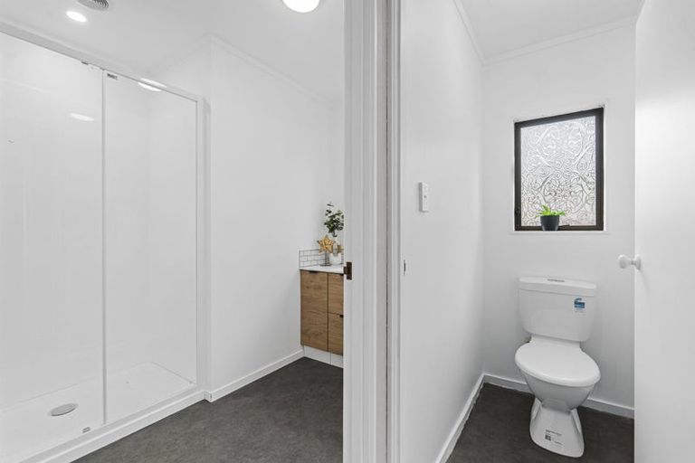 Photo of property in 1/6 Waterloo Place, Westown, New Plymouth, 4310