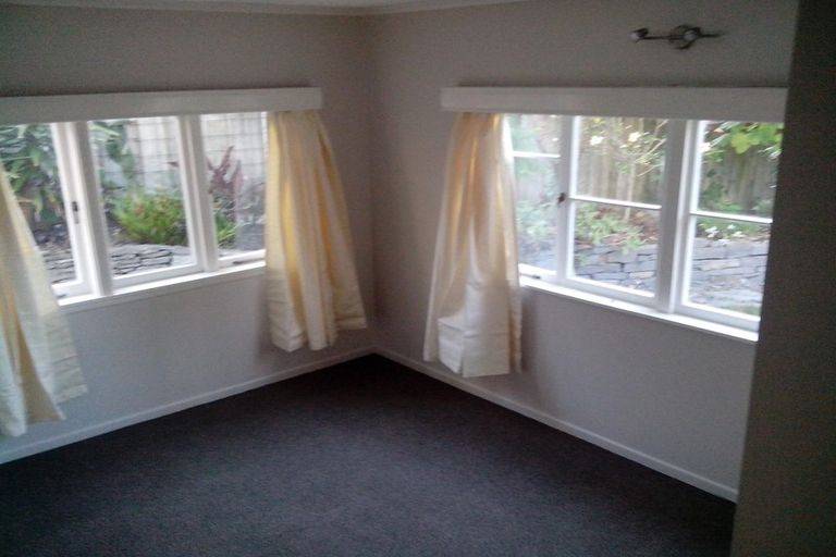 Photo of property in 76 Wade River Road, Stanmore Bay, Whangaparaoa, 0932