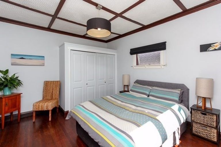 Photo of property in 100 Lemon Street, New Plymouth, 4312