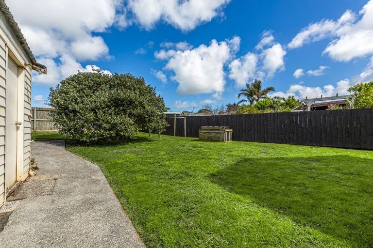Photo of property in 44 Taihiki Road, Clarks Beach, 2122