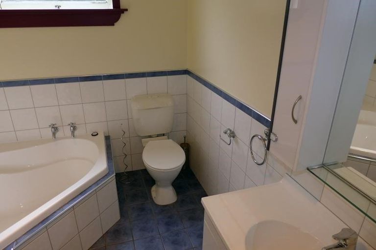 Photo of property in 1 Clyde Road, Bluff Hill, Napier, 4110